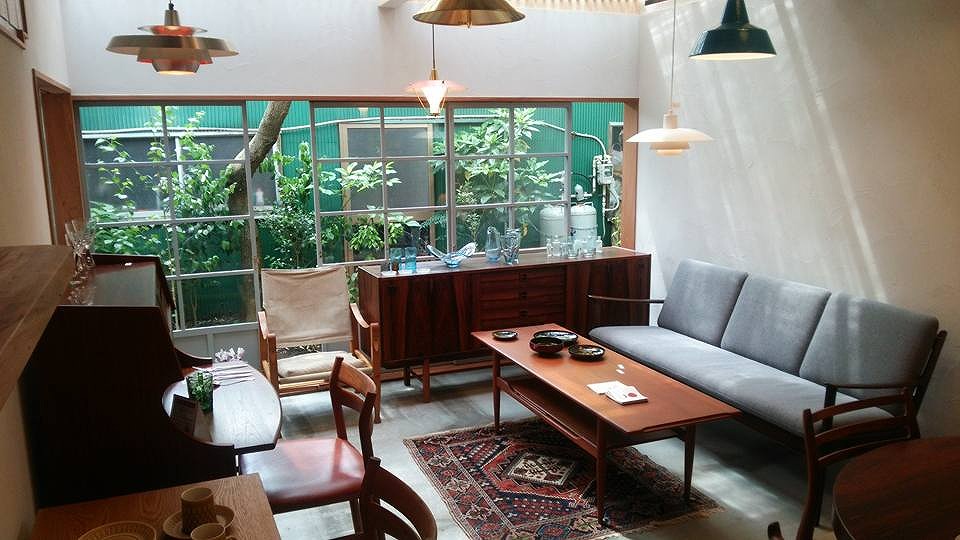 綺々子インテリア　アンティーク　ビンテージ　リビング 木のあたたかみを感じるアンティーク風リビングダイニング